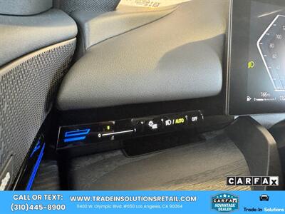 2024 BMW 530i Premium Package Premium Package - Photo 14 - Los Angeles, CA 90064