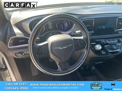 2018 Chrysler Pacifica Limited S Appearance Package   - Photo 16 - Los Angeles, CA 90064