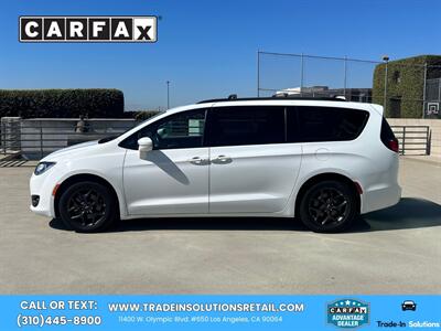 2018 Chrysler Pacifica Limited S Appearance Package   - Photo 2 - Los Angeles, CA 90064