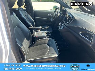 2018 Chrysler Pacifica Limited S Appearance Package   - Photo 37 - Los Angeles, CA 90064