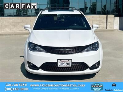 2018 Chrysler Pacifica Limited S Appearance Package   - Photo 8 - Los Angeles, CA 90064