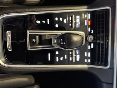 2019 Porsche Panamera   - Photo 9 - Los Angeles, CA 90064
