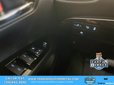 2020 Toyota Prius XLE   - Photo 25 - Los Angeles, CA 90064