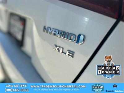 2020 Toyota Prius XLE   - Photo 11 - Los Angeles, CA 90064