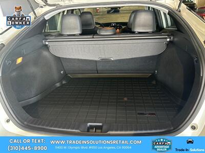 2020 Toyota Prius XLE   - Photo 31 - Los Angeles, CA 90064