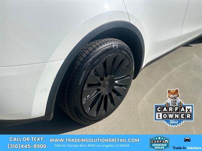 2022 Tesla Model Y Long Range AWD   - Photo 15 - Los Angeles, CA 90064