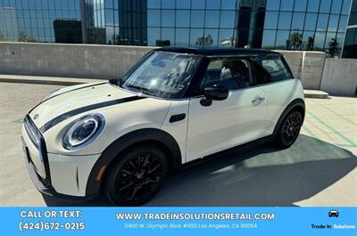 2022 MINI Hardtop 2 Door Cooper  Signature Trim