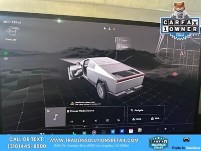 2024 Tesla Cybertruck Foundation  AWD - Photo 29 - Los Angeles, CA 90064