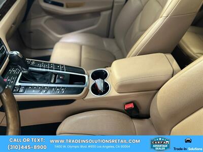 2021 Porsche Macan S  AWD Premium Package Plus - Photo 49 - Los Angeles, CA 90064