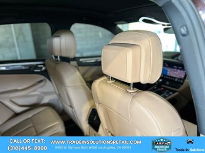 2021 Porsche Macan S  AWD Premium Package Plus - Photo 60 - Los Angeles, CA 90064