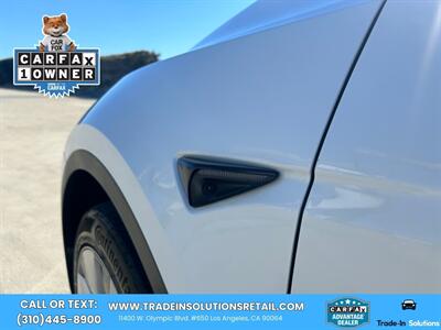 2023 Tesla Model Y Long Range Dual Motor AWD   - Photo 11 - Los Angeles, CA 90064