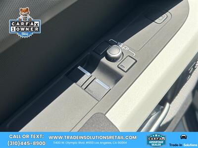 2022 Land Rover Defender 90 Standard   - Photo 27 - Los Angeles, CA 90064