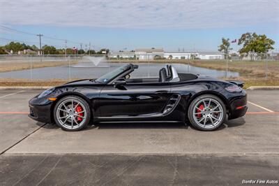 2021 Porsche 718 Boxster S   - Photo 2 - Houston, TX 77061