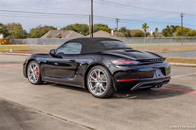 2021 Porsche 718 Boxster S   - Photo 3 - Houston, TX 77061