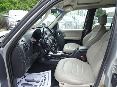 2002 Jeep Liberty Limited  3.7L V6 4X4 - Photo 11 - Cincinnati, OH 45255