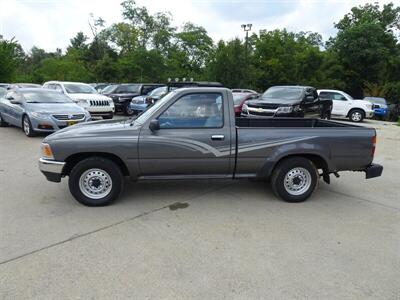 1989 Toyota Pickup Deluxe   - Photo 7 - Cincinnati, OH 45255