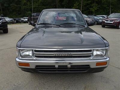 1989 Toyota Pickup Deluxe   - Photo 2 - Cincinnati, OH 45255