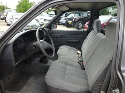 1989 Toyota Pickup Deluxe   - Photo 11 - Cincinnati, OH 45255