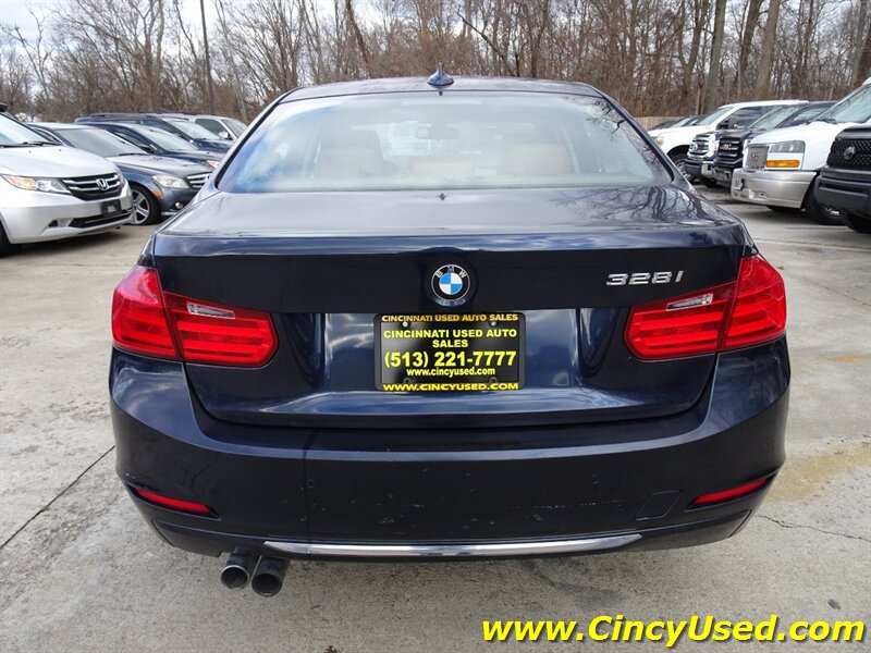 2013 BMW 3 Series 328i photo 8