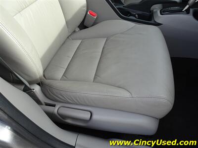 2012 Honda Civic Hybrid w/Leather w/Navi   - Photo 24 - Cincinnati, OH 45255