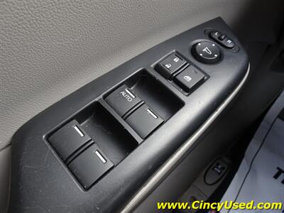 2012 Honda Civic Hybrid w/Leather w/Navi   - Photo 22 - Cincinnati, OH 45255