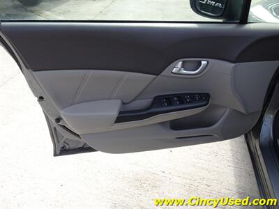 2012 Honda Civic Hybrid w/Leather w/Navi   - Photo 25 - Cincinnati, OH 45255