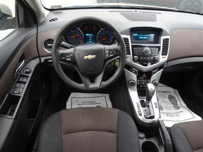 2016 Chevrolet Cruze Limited LT 1.4L I4 Turbo FWD   - Photo 9 - Cincinnati, OH 45255