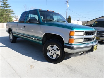 1995 Chevrolet C/K 2500 Series K2500 Cheyenne   - Photo 10 - Cincinnati, OH 45255