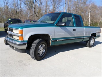 1995 Chevrolet C/K 2500 Series K2500 Cheyenne   - Photo 11 - Cincinnati, OH 45255