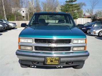 1995 Chevrolet C/K 2500 Series K2500 Cheyenne   - Photo 2 - Cincinnati, OH 45255