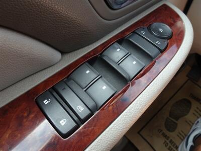 2009 GMC Yukon SLE  5.3L V8 4X4 - Photo 20 - Cincinnati, OH 45255