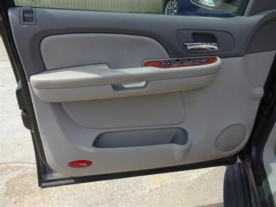 2009 GMC Yukon SLE  5.3L V8 4X4 - Photo 24 - Cincinnati, OH 45255