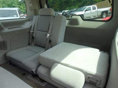 2009 GMC Yukon SLE  5.3L V8 4X4 - Photo 12 - Cincinnati, OH 45255