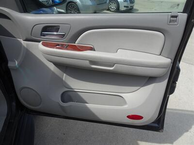 2009 GMC Yukon SLE  5.3L V8 4X4 - Photo 25 - Cincinnati, OH 45255