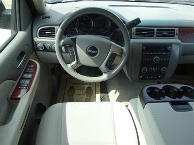 2009 GMC Yukon SLE  5.3L V8 4X4 - Photo 9 - Cincinnati, OH 45255