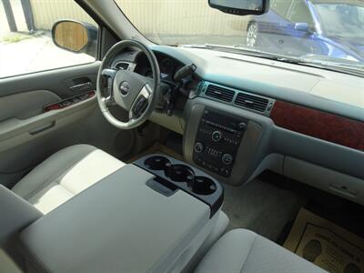 2009 GMC Yukon SLE  5.3L V8 4X4 - Photo 14 - Cincinnati, OH 45255