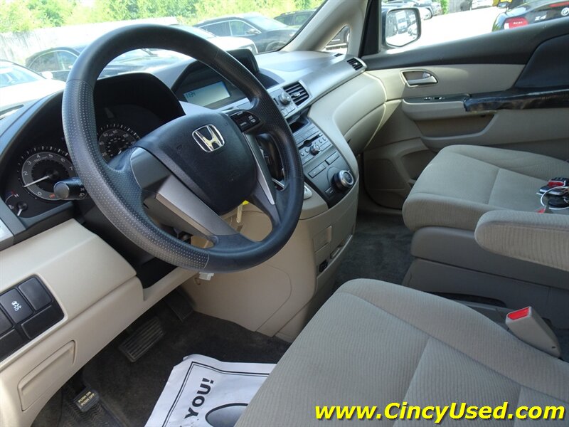 2012 Honda Odyssey LX - Photo 12 - Cincinnati, OH 45255