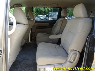 2012 Honda Odyssey LX - Photo 13 - Cincinnati, OH 45255
