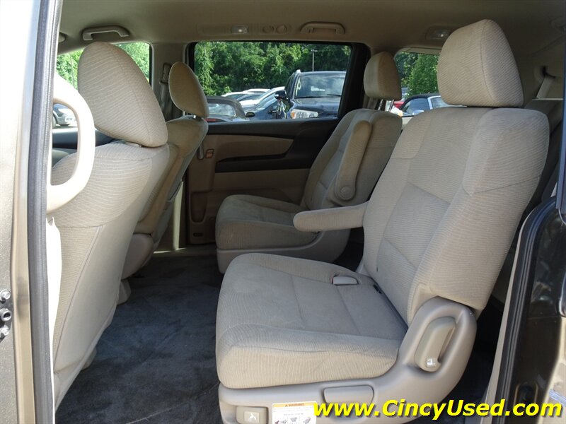 2012 Honda Odyssey LX - Photo 13 - Cincinnati, OH 45255