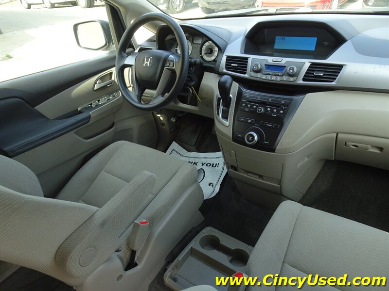 2012 Honda Odyssey LX - Photo 15 - Cincinnati, OH 45255