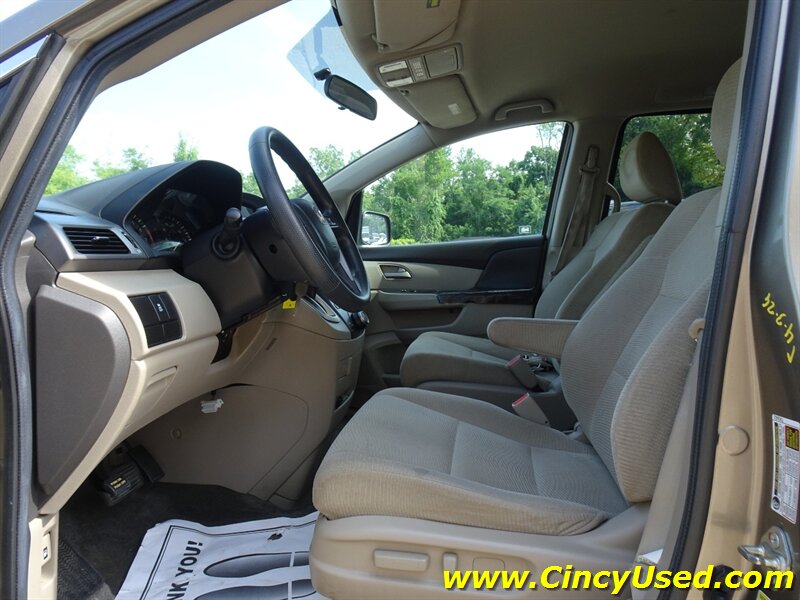 2012 Honda Odyssey LX - Photo 11 - Cincinnati, OH 45255