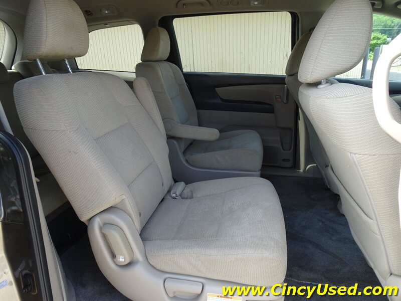 2012 Honda Odyssey LX - Photo 16 - Cincinnati, OH 45255