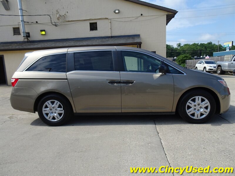 2012 Honda Odyssey LX - Photo 5 - Cincinnati, OH 45255