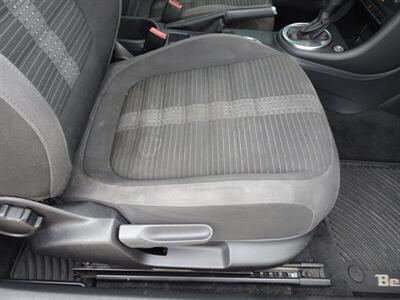 2012 Volkswagen Beetle Turbo PZEV   - Photo 34 - Cincinnati, OH 45255