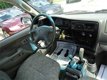2003 Toyota Tacoma   - Photo 7 - Cincinnati, OH 45255