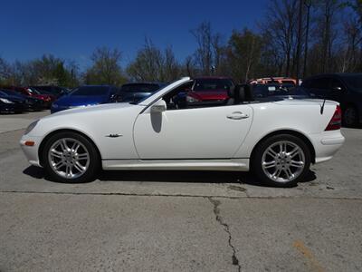 2004 Mercedes-Benz SLK 230 Kompressor  2.3L I4 RWD - Photo 4 - Cincinnati, OH 45255