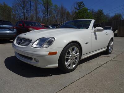 2004 Mercedes-Benz SLK 230 Kompressor  2.3L I4 RWD - Photo 3 - Cincinnati, OH 45255