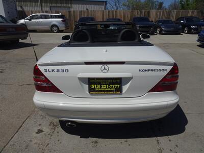 2004 Mercedes-Benz SLK 230 Kompressor  2.3L I4 RWD - Photo 7 - Cincinnati, OH 45255