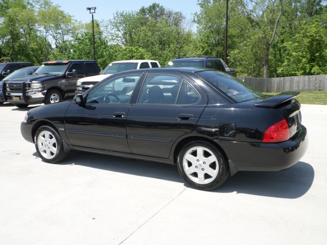 2005 Nissan Sentra 1.8 S - Photo 4 - Cincinnati, OH 45255