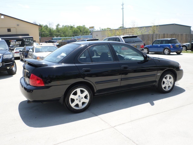 2005 Nissan Sentra 1.8 S - Photo 6 - Cincinnati, OH 45255